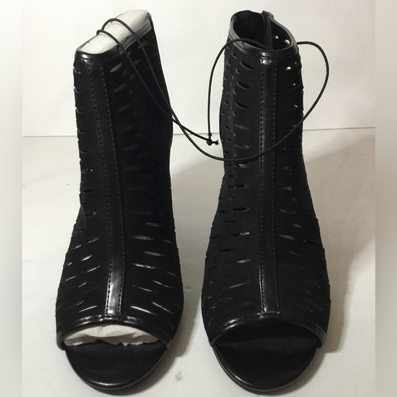 a.n.a. Women’s Cornelius Black Open Toe Heeled Booties Size 8.5 NWOB - Picture 2 of 7
